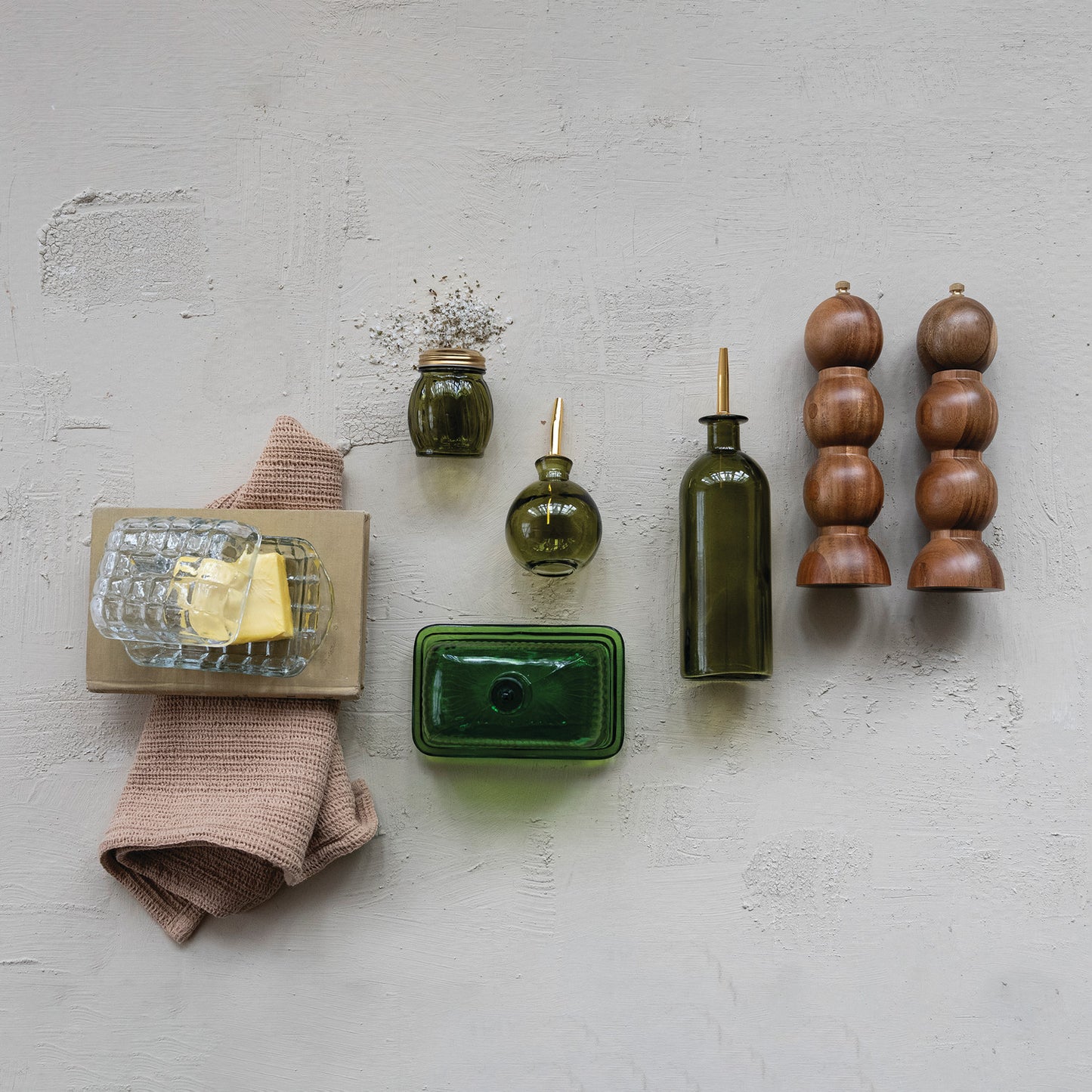Glass Cheese/Spice Shaker with Metal Lid