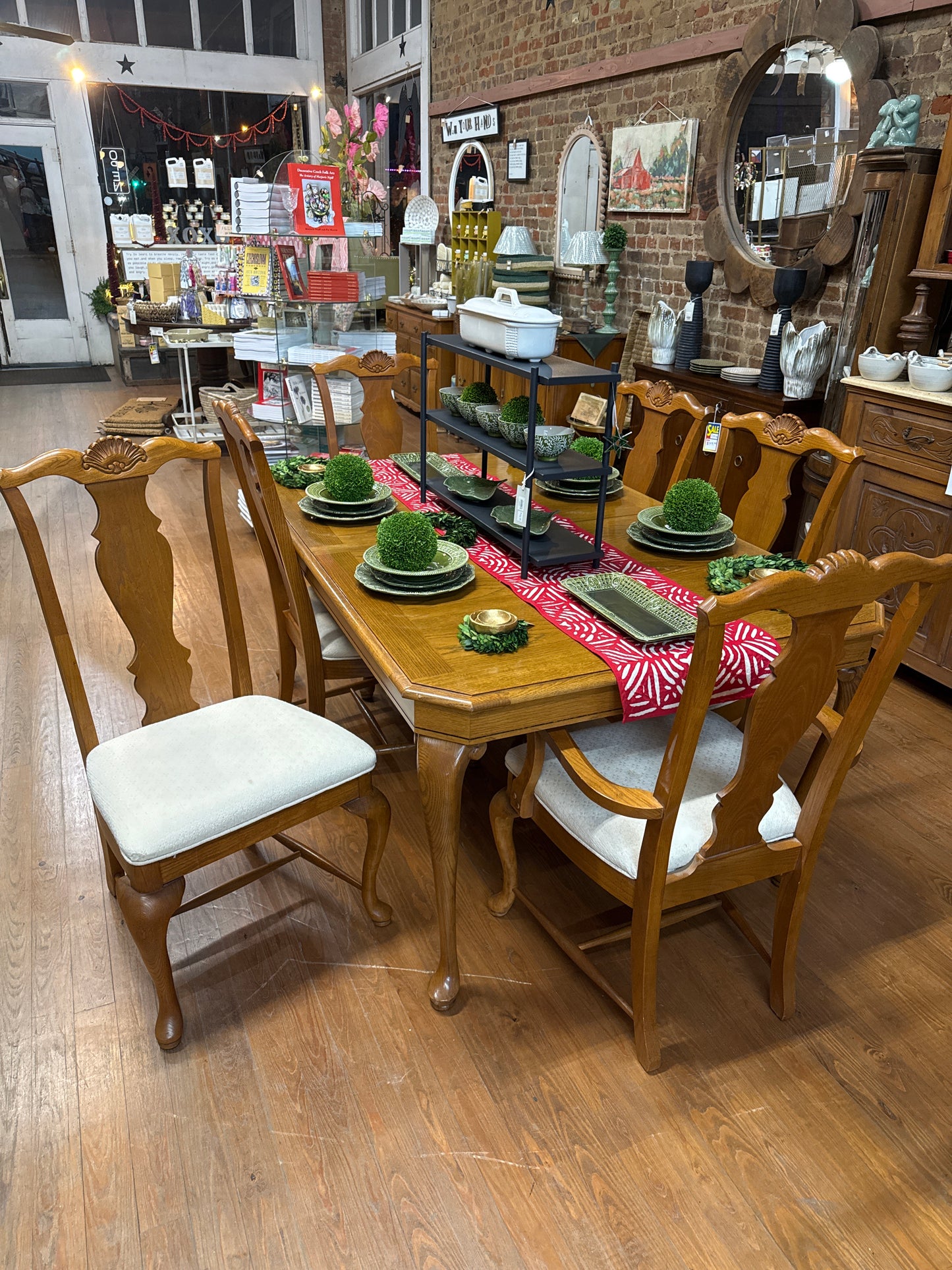 Broyhill Premier Table and 6 Chair Set